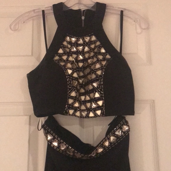 Dress - Picture 2 of 3